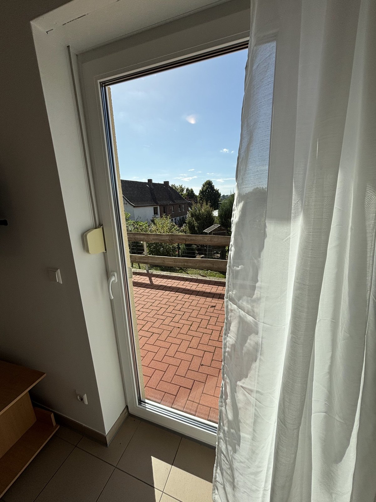 Balkontür mit direktem Zugang aus dem Zimmer
